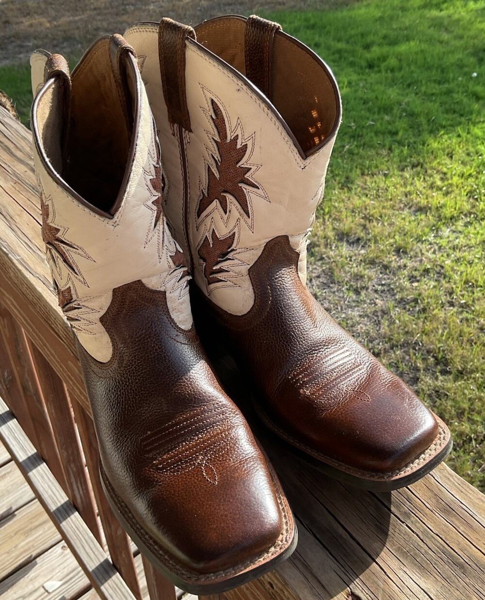 ARIAT Wiggle Room Boots Brown White Size 6 Youth Kids Western Cowboy Boots Rodeo